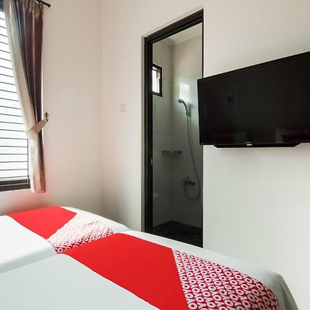 Oyo 3824 Columbus Residence J1 Telukjambe Eksteriør billede